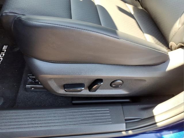 Used 2024 Nissan Rogue SV w/ SV Premium Package AWD/4WD image 12