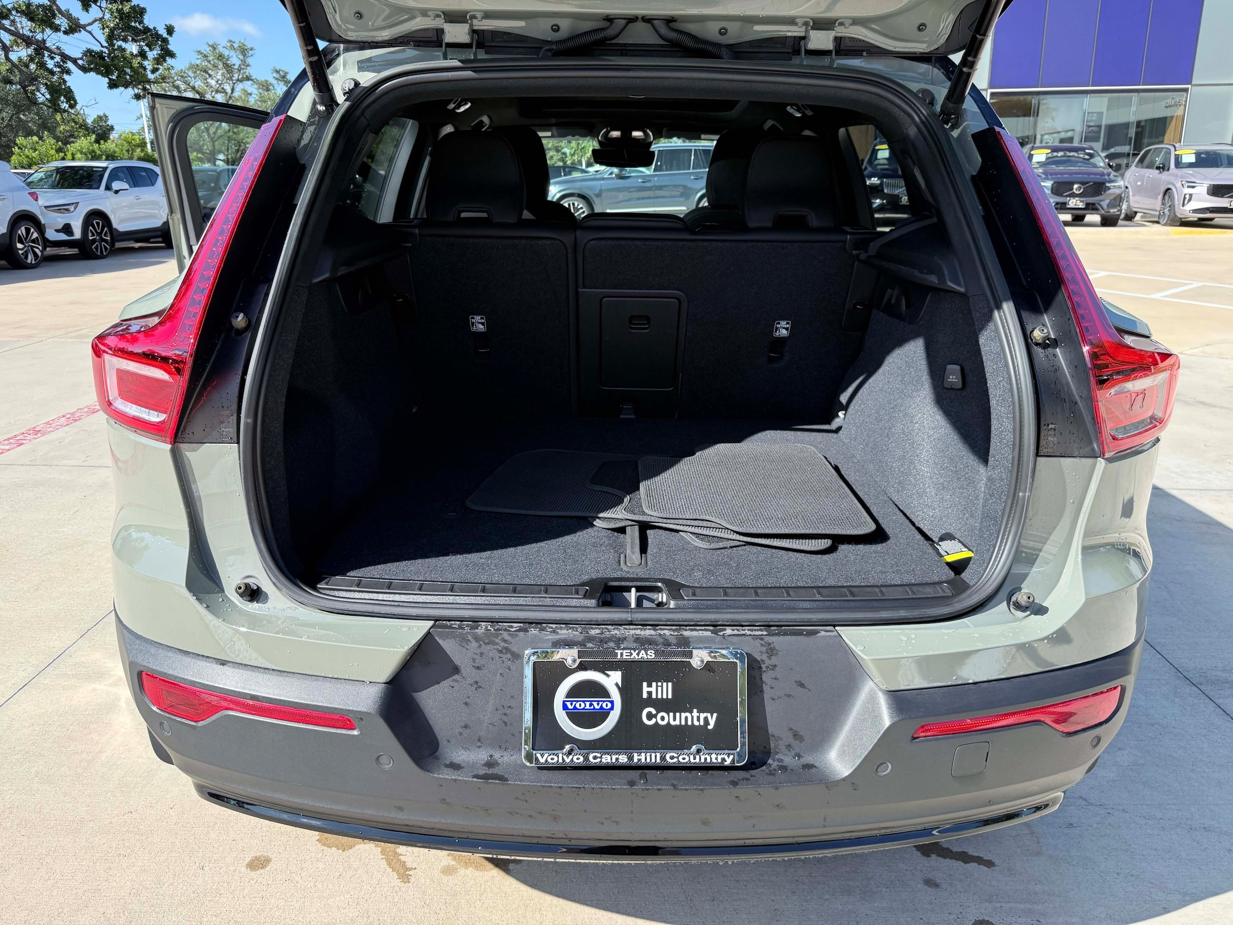 Certified 2023 Volvo XC40 Recharge Ultimate AWD/4WD image 28