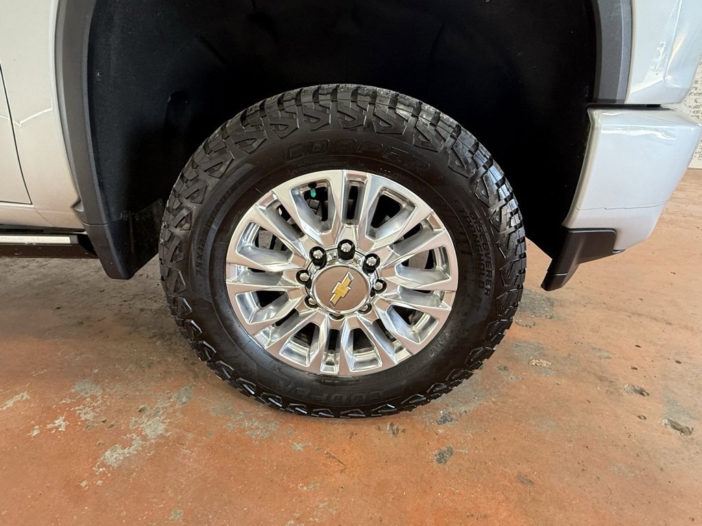 Used 2023 Chevrolet Silverado 3500 High Country w/ Z71 Off-Road Package image 10