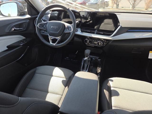 New 2026 Chevrolet Trax LT w/ Driver Confidence Package FWD image 28
