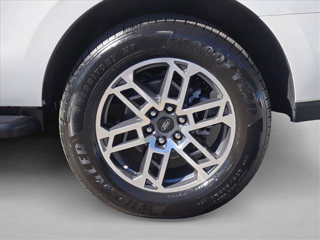 New 2026 Ford Expedition Active RWD image 9