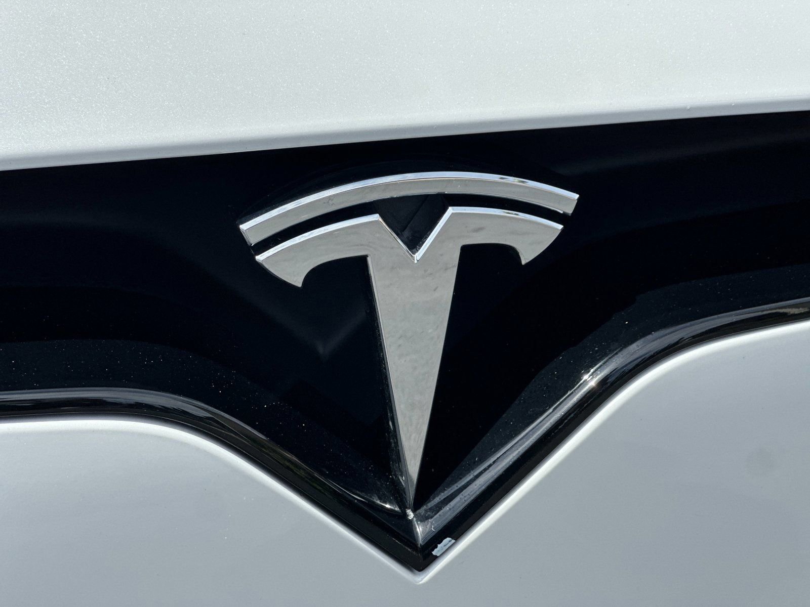 Used 2024 Tesla Model X image 32