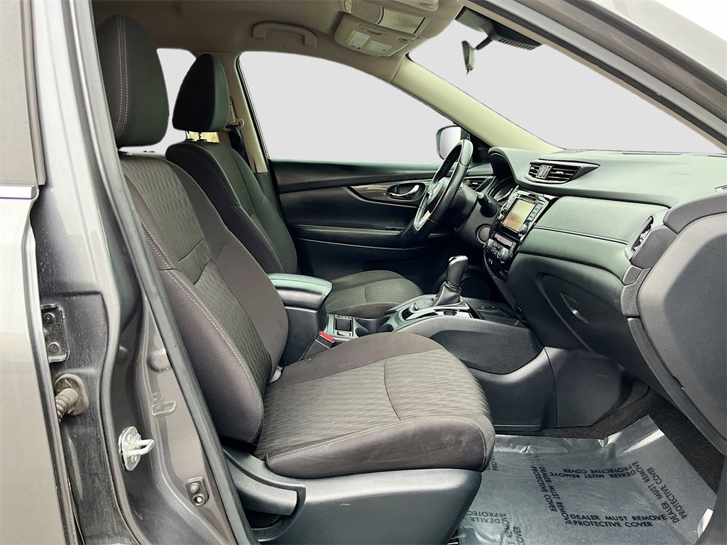 Used 2020 Nissan Rogue SV w/ Premium Package image 29