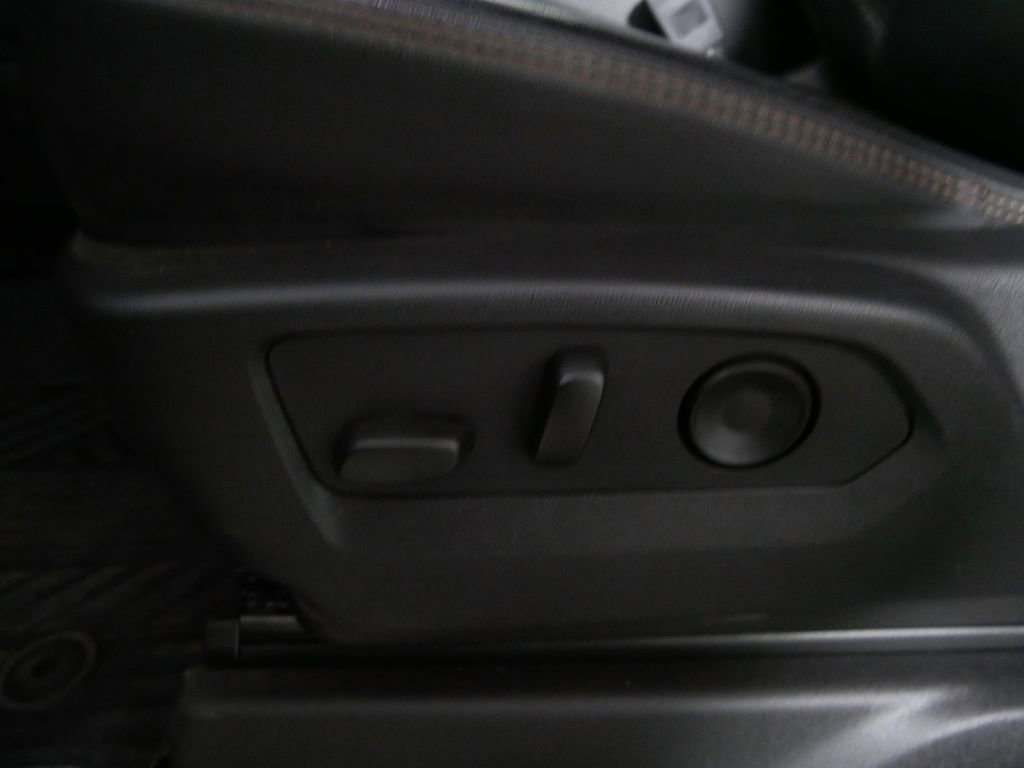 Used 2024 GMC Sierra 1500 AT4 w/ AT4 Premium Package image 16