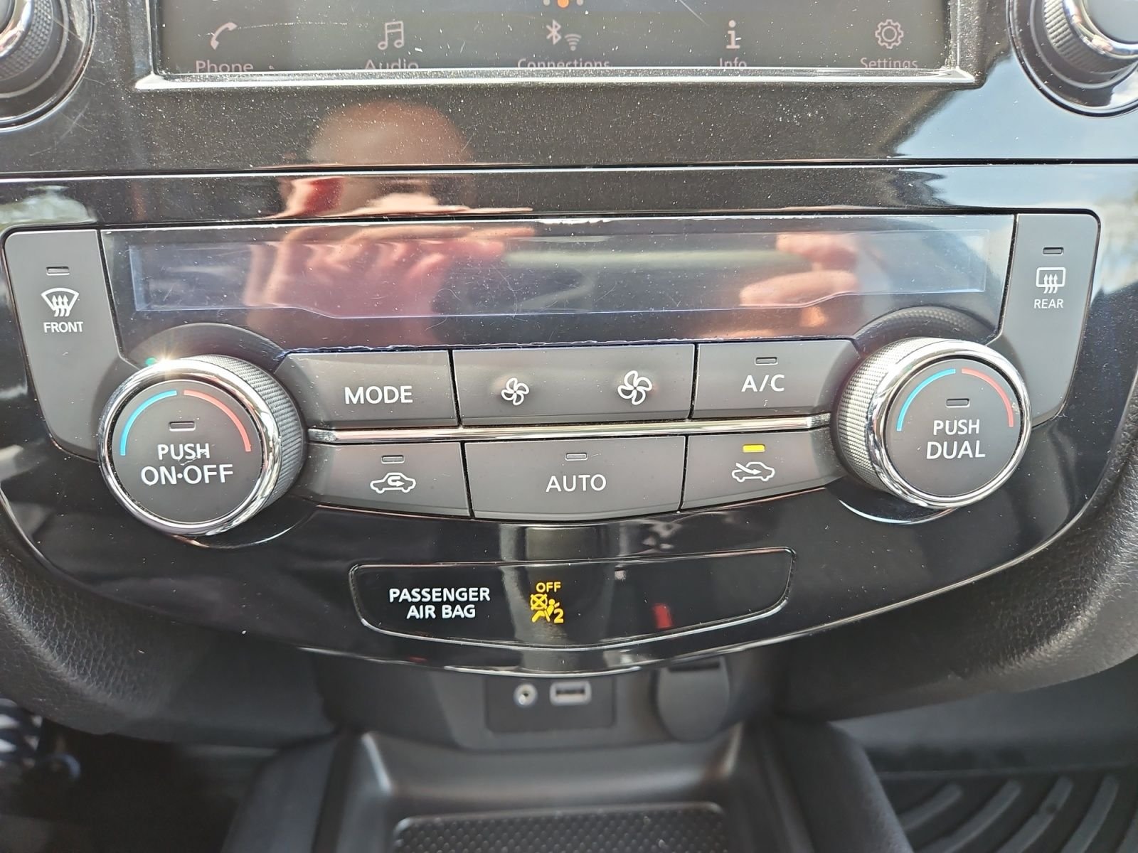 Used 2018 Nissan Rogue SV AWD/4WD image 28