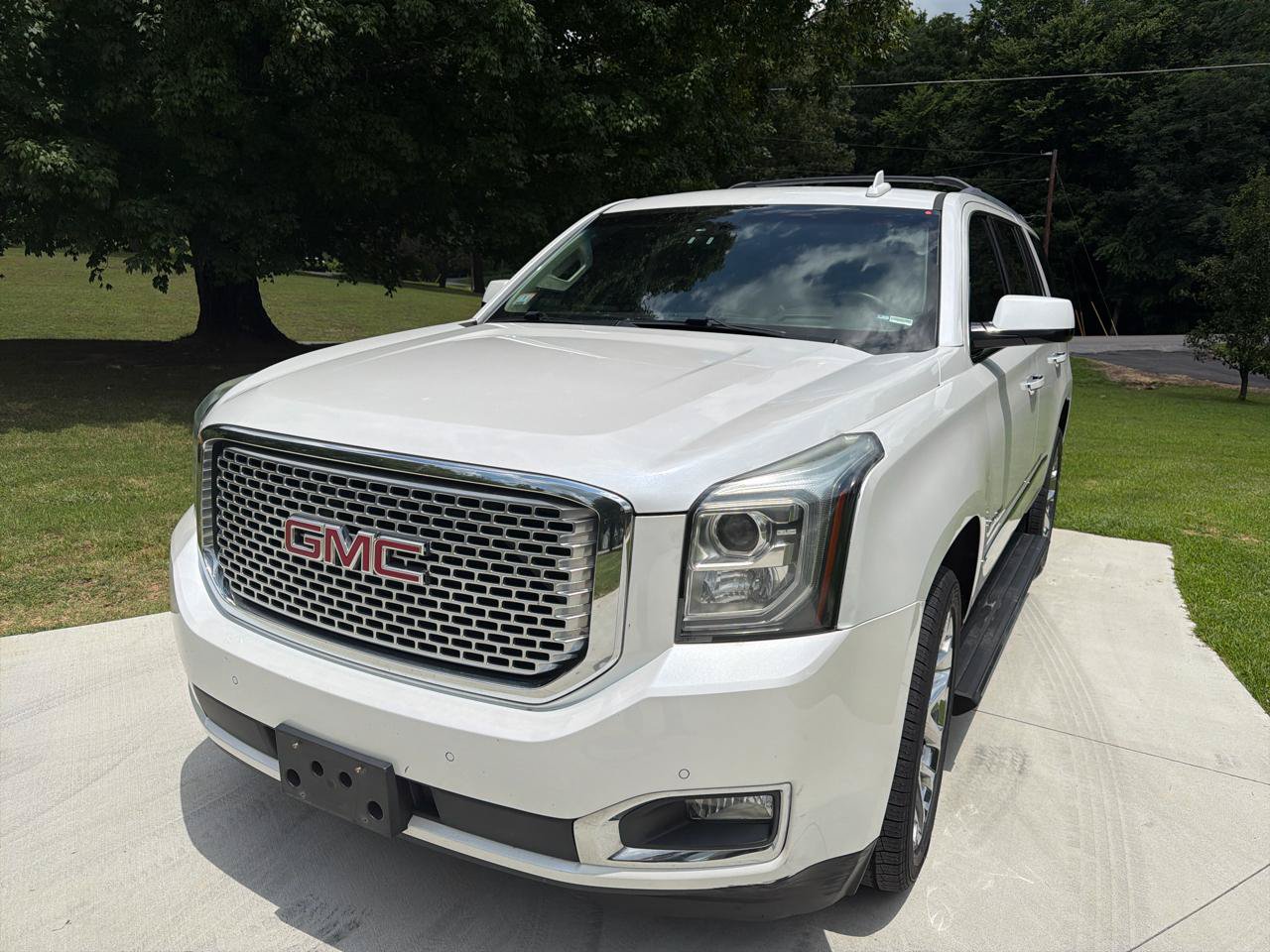 Used 2016 GMC Yukon Denali w/ Open Road Package AWD/4WD image 2