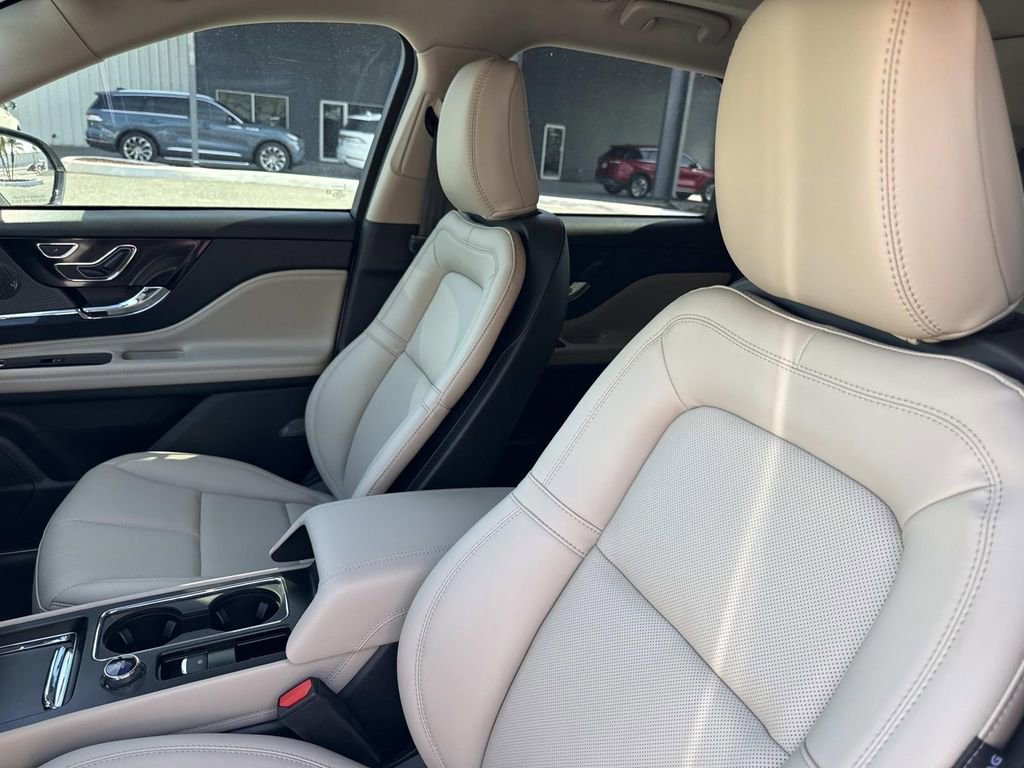 New 2026 Lincoln Corsair Premiere image 22