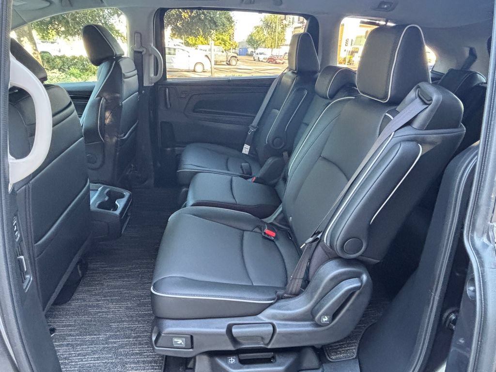 New 2026 Honda Odyssey Touring image 11
