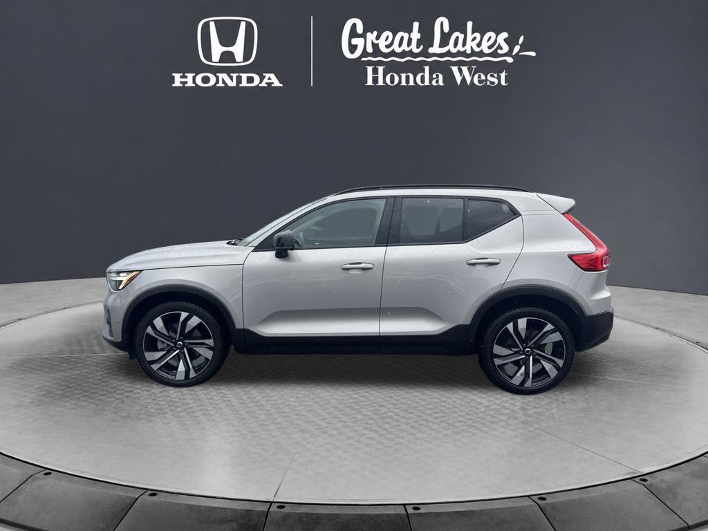 Used 2023 Volvo XC40 B5 Plus w/ Driver Assist Package AWD/4WD image 14
