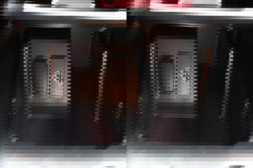 Used 2025 Ford Explorer ST image 29