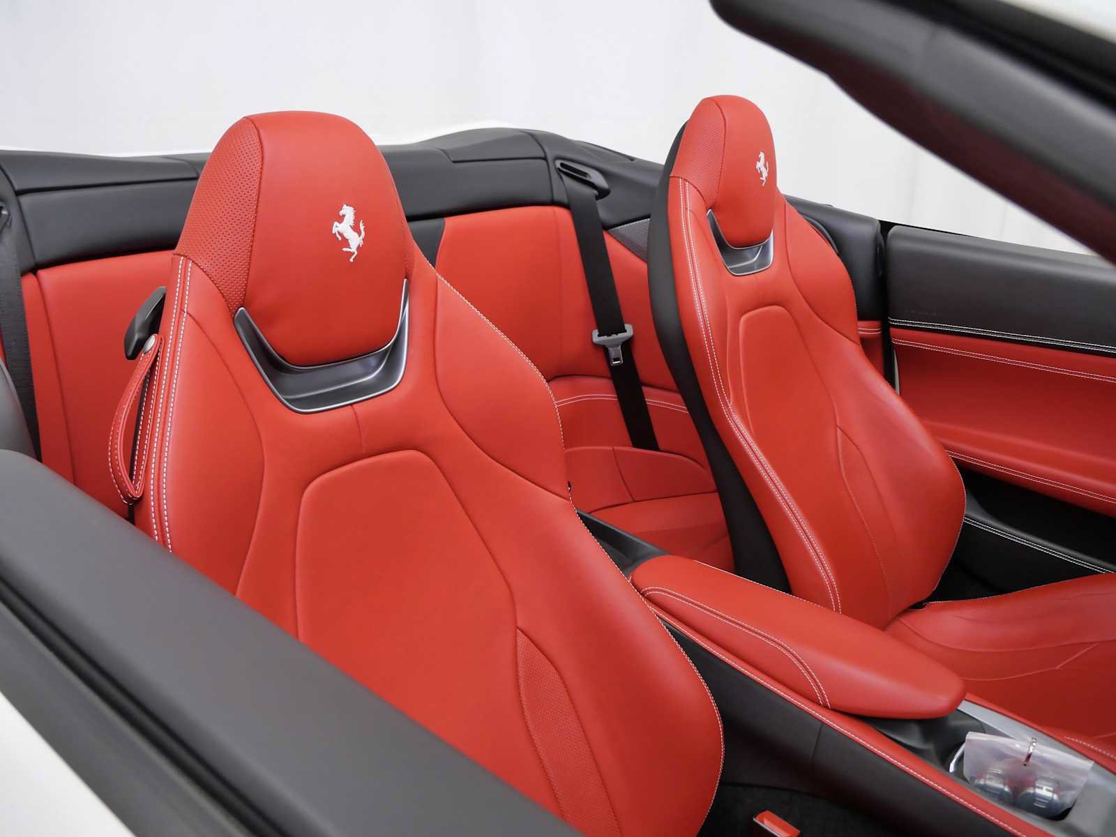 Certified 2022 Ferrari Portofino M RWD image 14