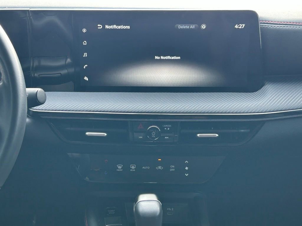 Certified 2025 Nissan Kicks SR FWD image 15