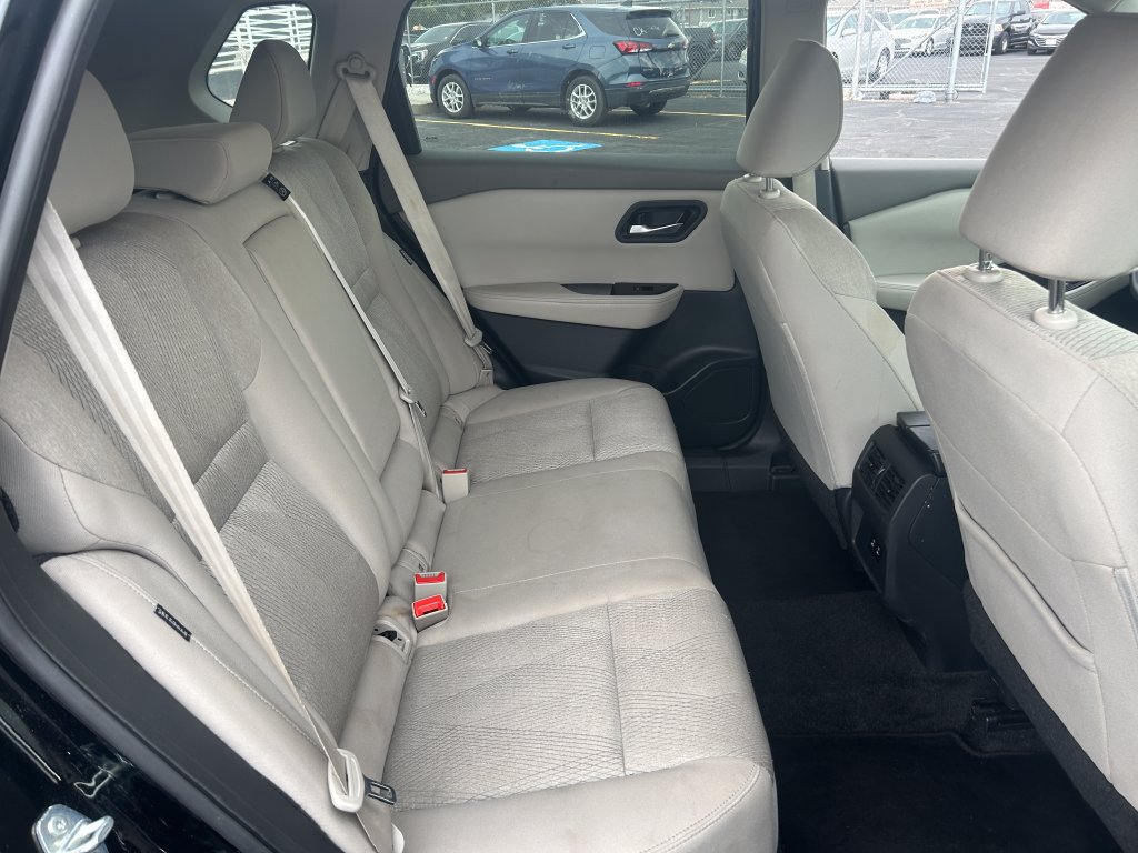 Used 2025 Nissan Rogue SV AWD/4WD image 31