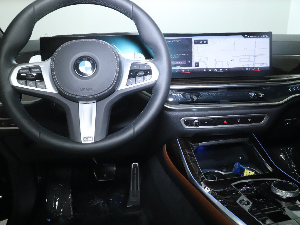 Used 2026 BMW X7 xDrive40i AWD/4WD image 42