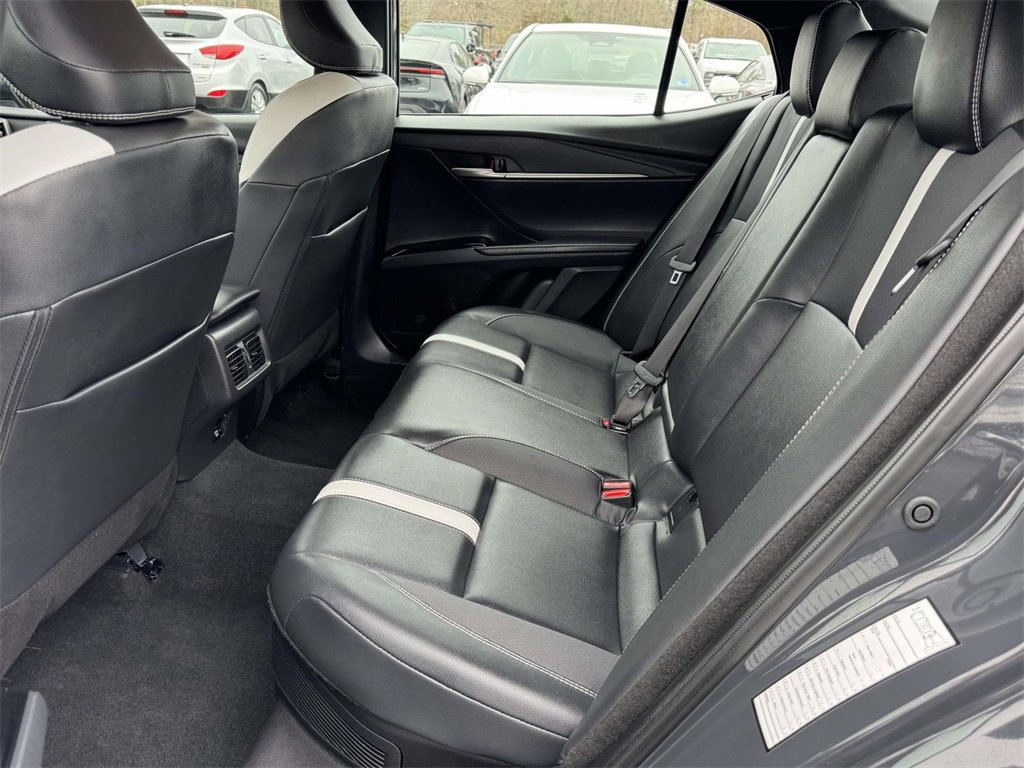 Used 2025 Toyota Camry SE image 17