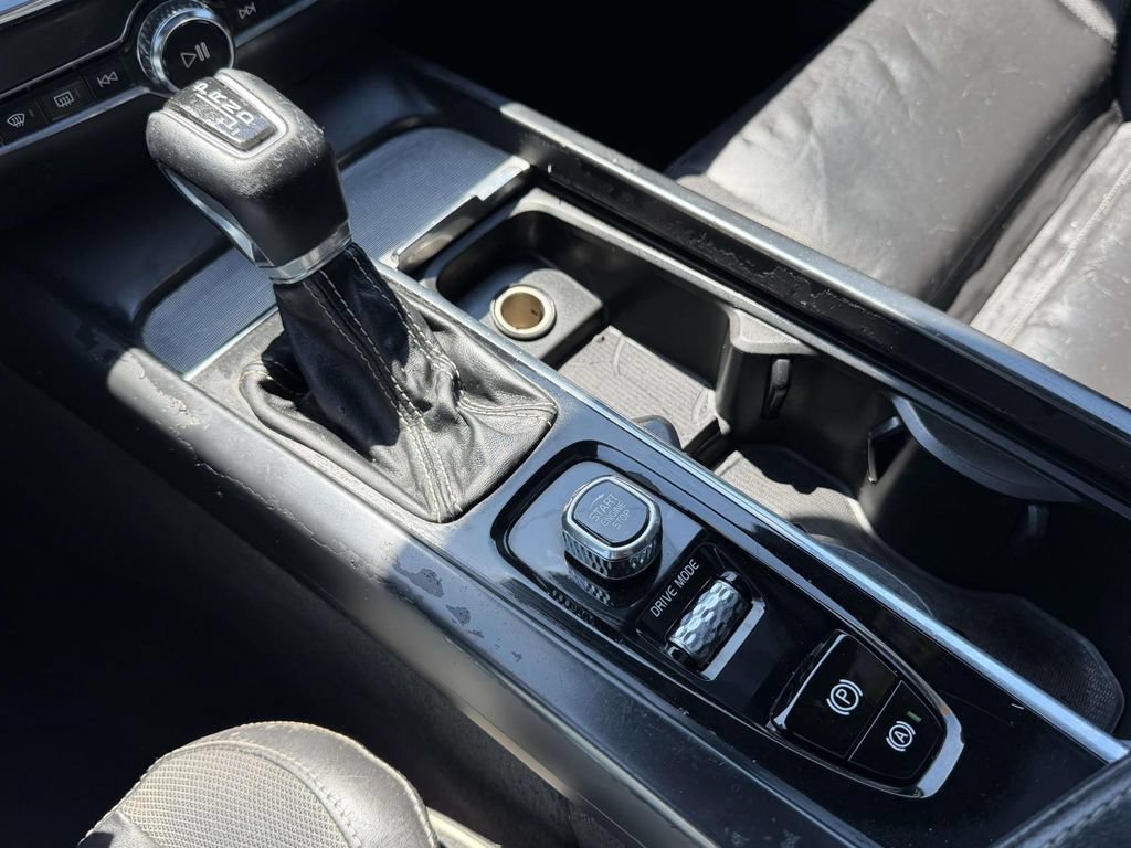 Used 2019 Volvo S60 T5 R-Design FWD image 6