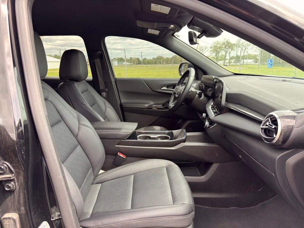 Used 2025 Chevrolet Equinox LT w/ Convenience Package II AWD/4WD image 33