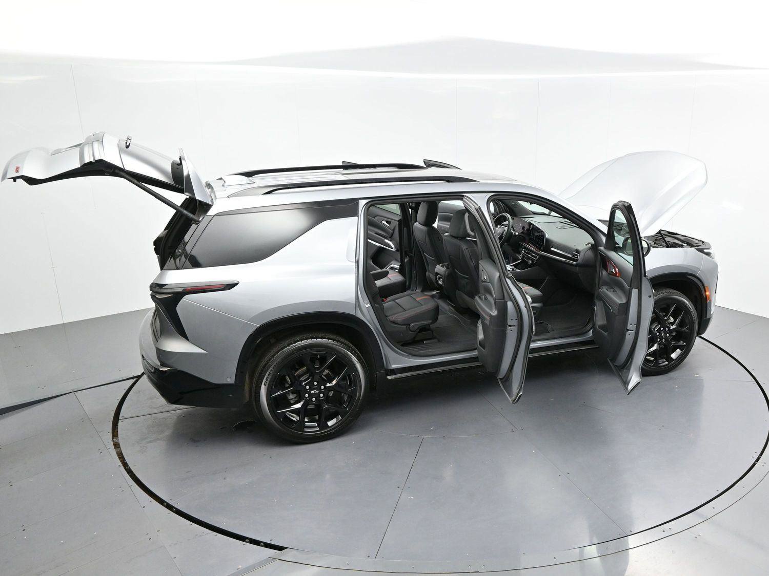 Used 2024 Chevrolet Traverse RS w/ LPO, Floor Liner Package image 46