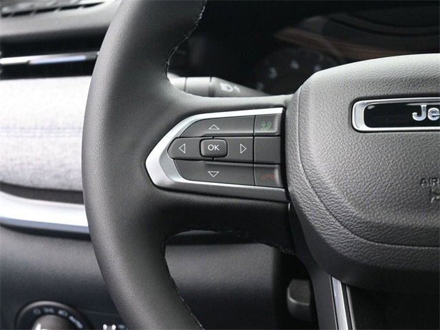 New 2025 Jeep Compass Latitude w/ Sun & Sound Group image 30