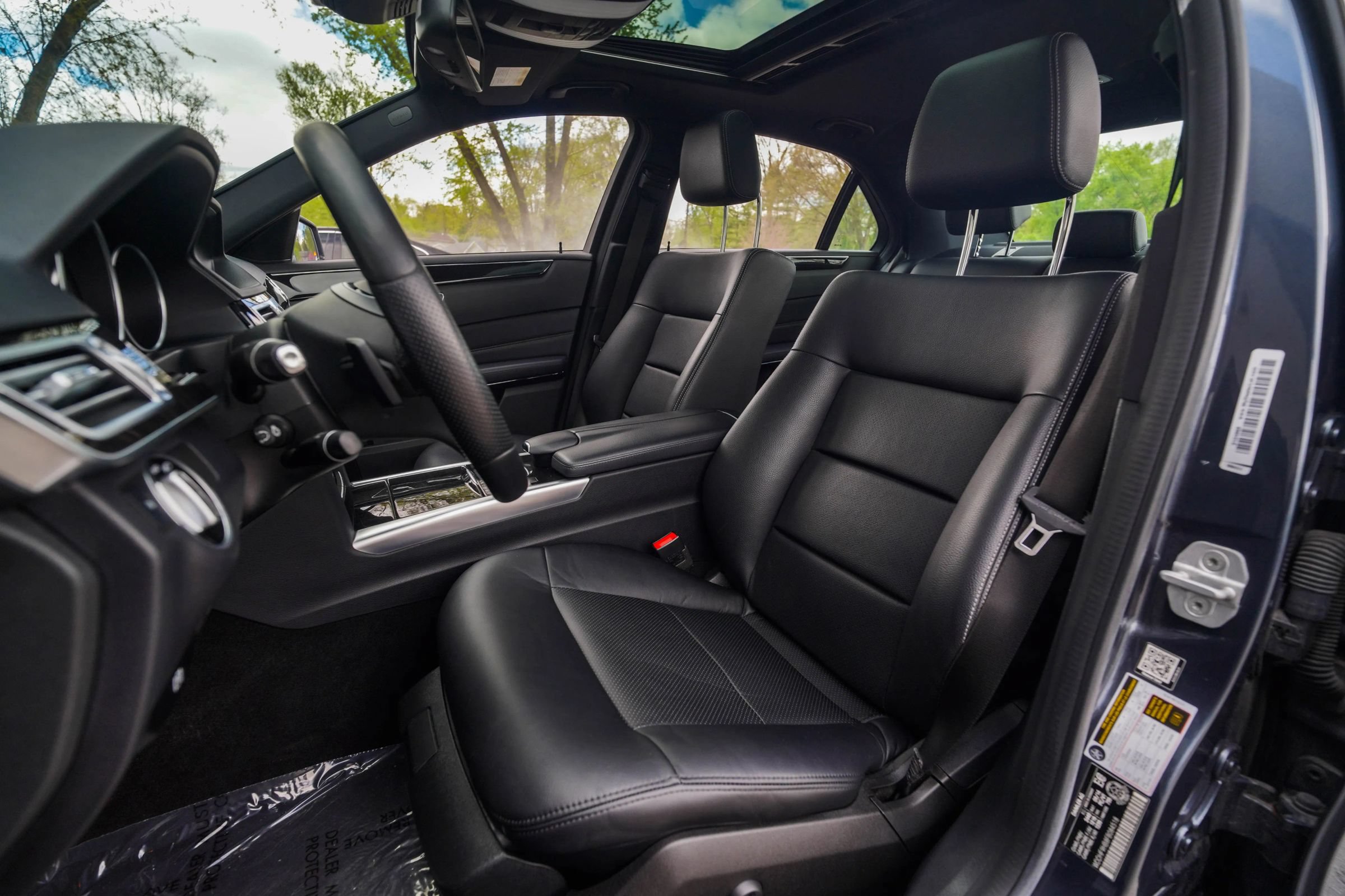 Used 2015 Mercedes-Benz E 250 BlueTEC 4MATIC Sedan image 12