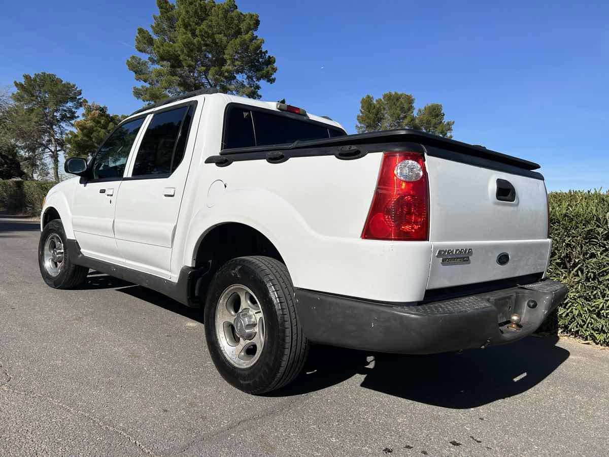 Used 2005 Ford Explorer Sport Trac XLT RWD image 3