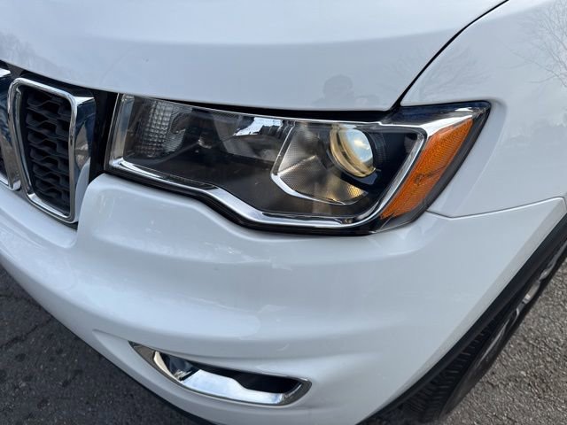 Certified 2022 Jeep Grand Cherokee Limited image 27