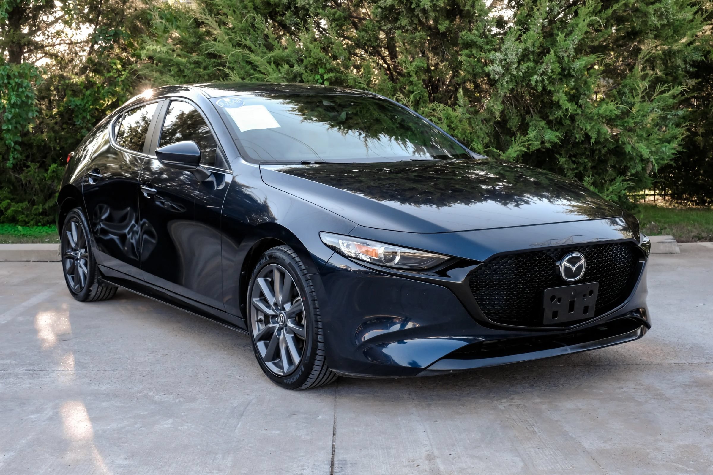 Used 2020 MAZDA MAZDA3 Hatchback w/ Preferred Package FWD image 6