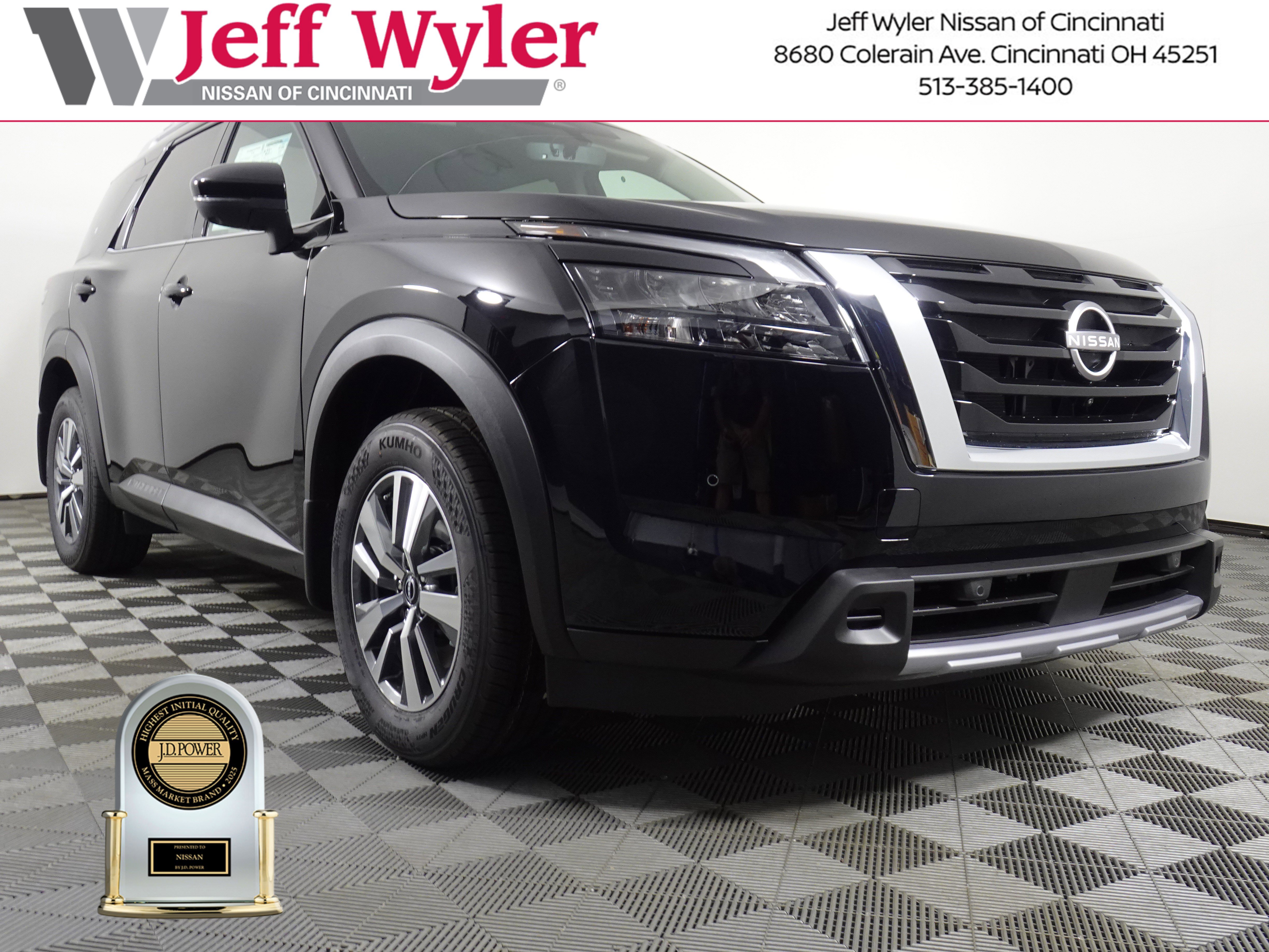 New 2025 Nissan Pathfinder SL w/ Cargo Package