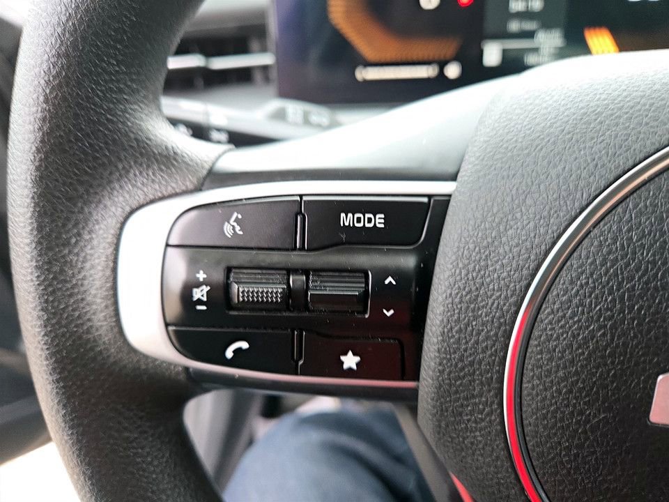 Used 2025 Kia K5 LXS image 18