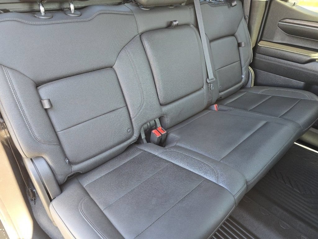 Used 2022 Chevrolet Silverado 1500 LTZ AWD/4WD image 30