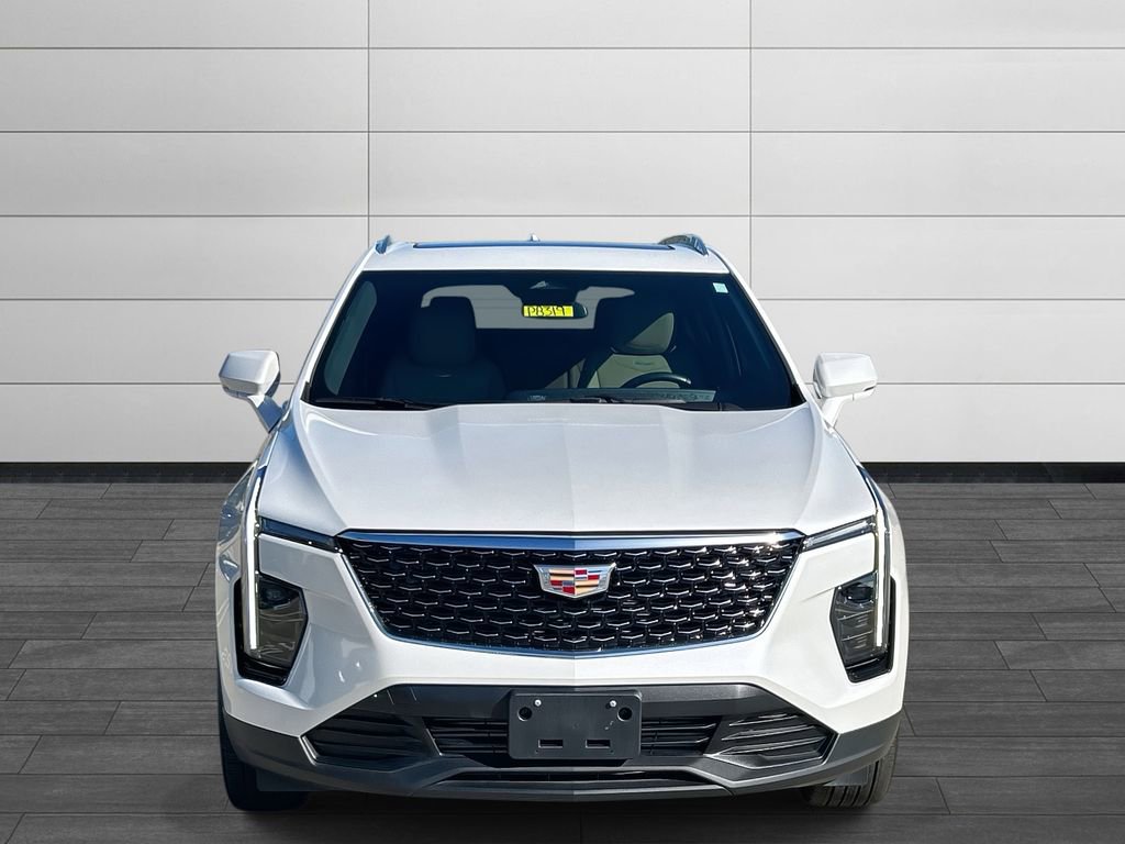 Certified 2024 Cadillac XT4 Luxury w/ Cold Weather Package image 8