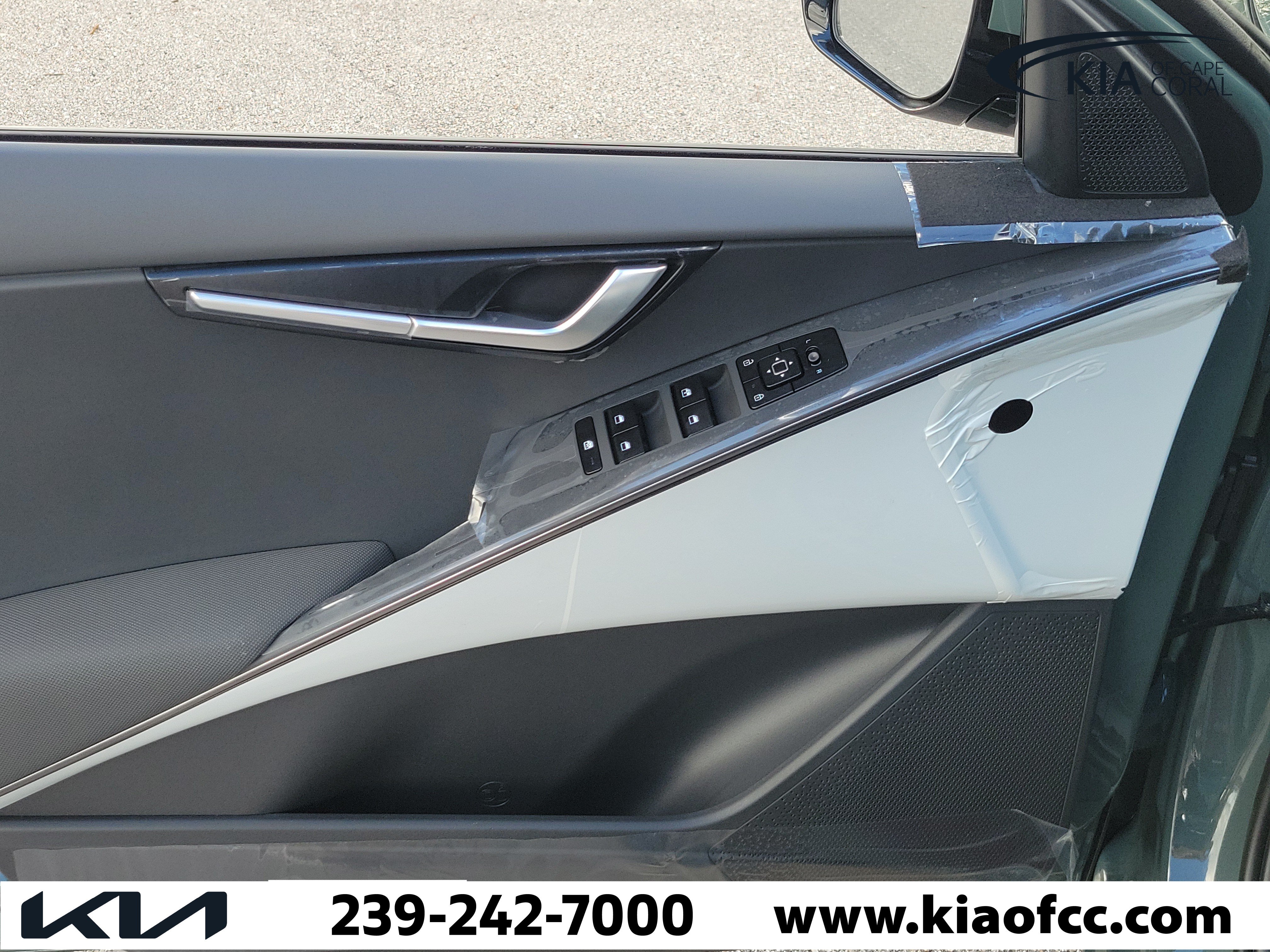New 2026 Kia Niro Wind FWD image 24