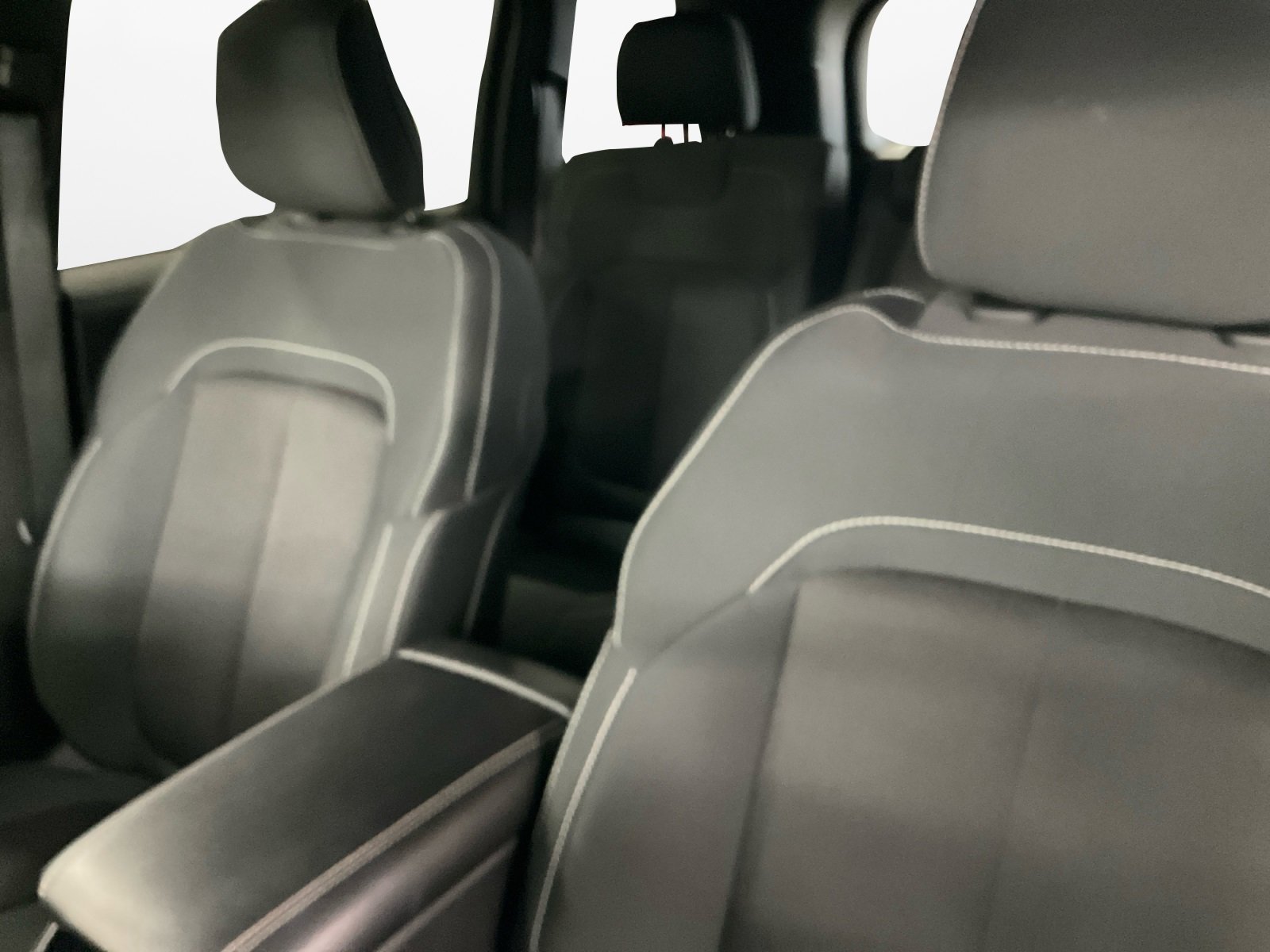 Used 2025 Jeep Grand Cherokee Laredo w/ Luxury Tech Group I image 13