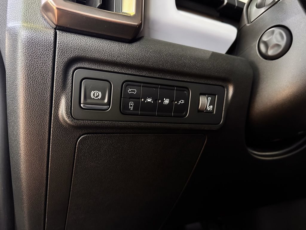 Used 2025 GMC Hummer EV 3X AWD/4WD image 18