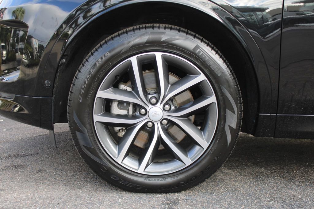 Certified 2025 Land Rover Discovery Sport S image 10