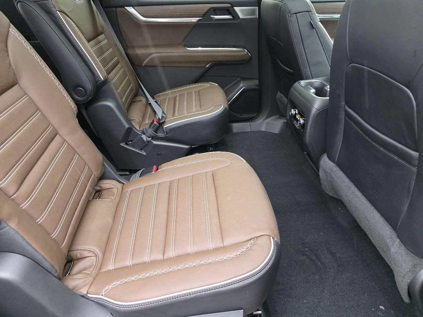 New 2026 GMC Acadia Denali Ultimate AWD/4WD image 24