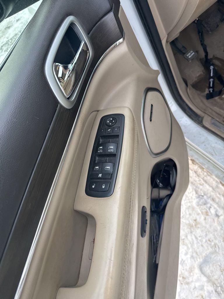 Used 2018 Jeep Grand Cherokee Overland image 6