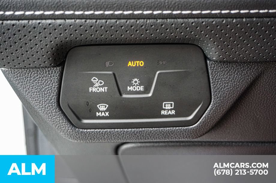 Used 2025 Volkswagen Atlas SE FWD image 48