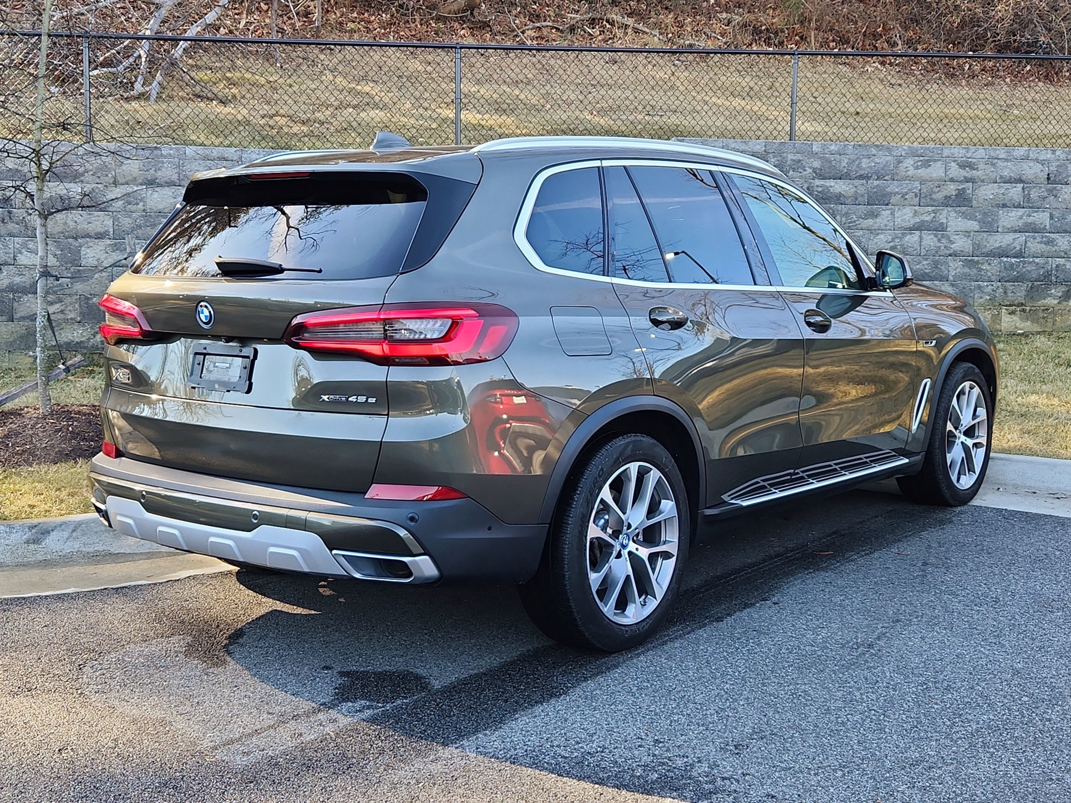 Used 2022 BMW X5 xDrive45e w/ Climate Comfort Package image 2