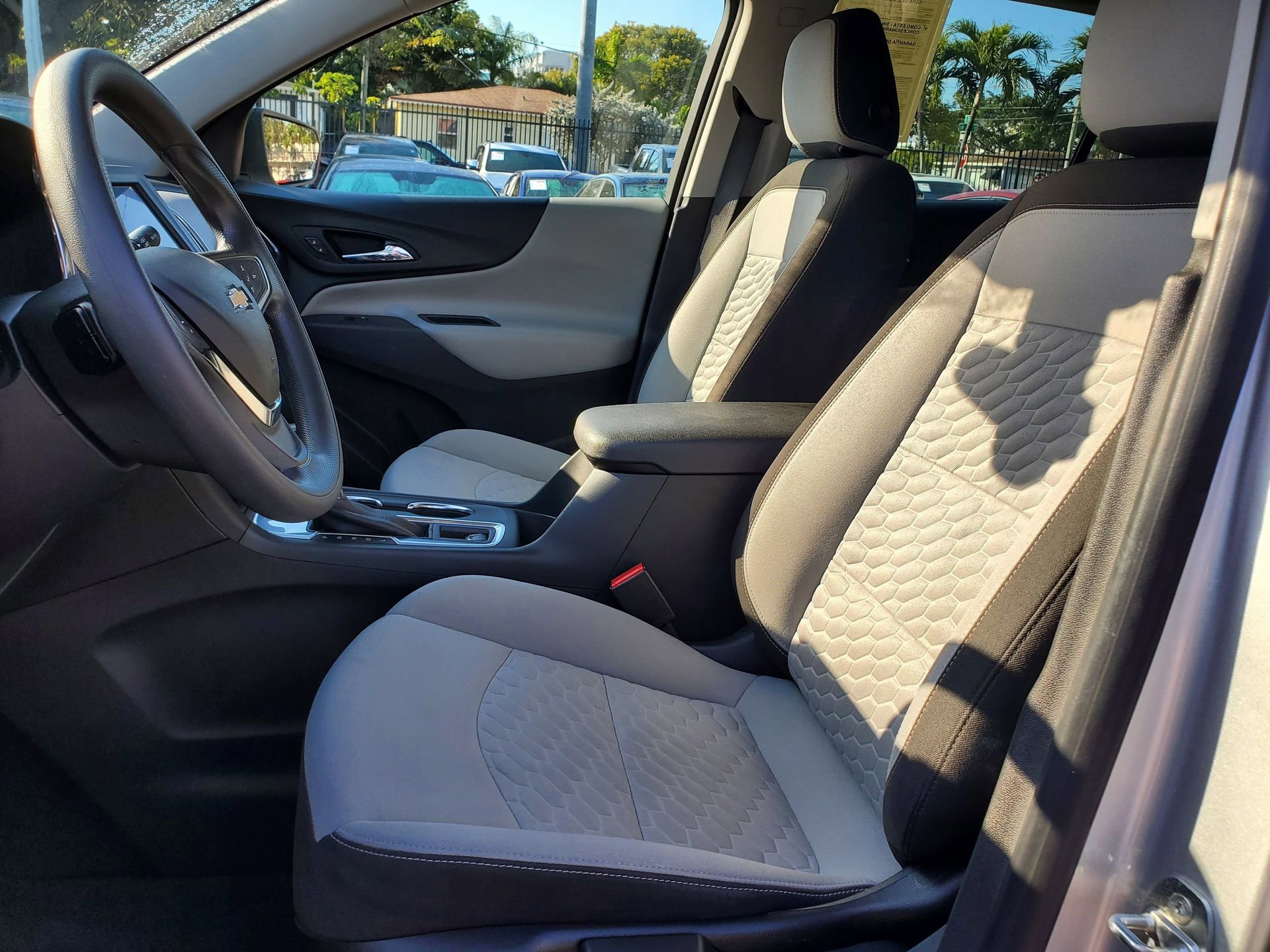 Used 2021 Chevrolet Equinox LS image 19