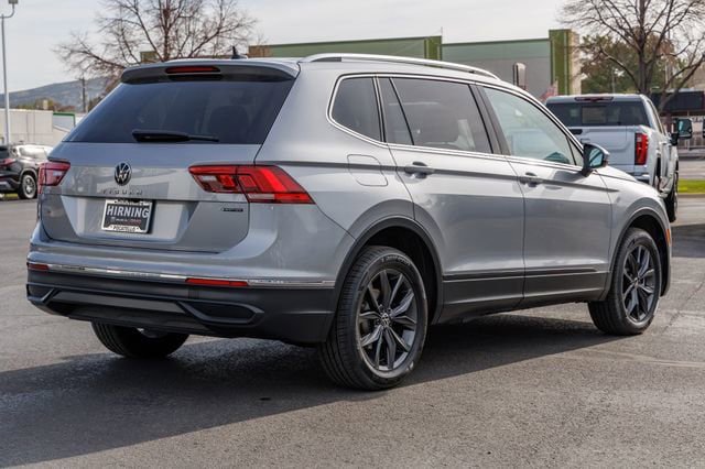 Used 2024 Volkswagen Tiguan SE AWD/4WD image 28
