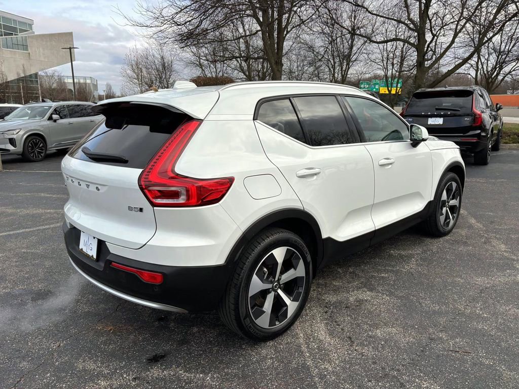 Used 2025 Volvo XC40 B5 Core w/ Protection Package Premier image 7