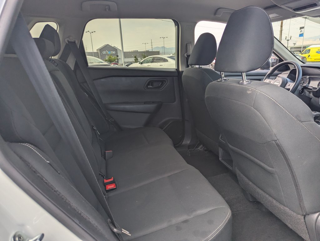 Used 2024 Nissan Rogue S AWD/4WD image 30