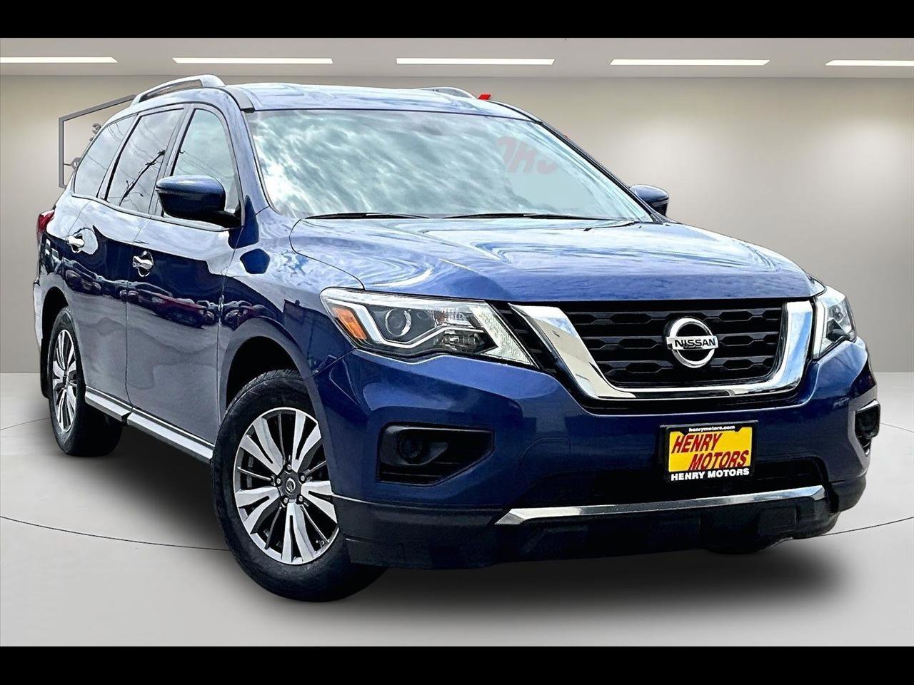 Used 2019 Nissan Pathfinder S image 1