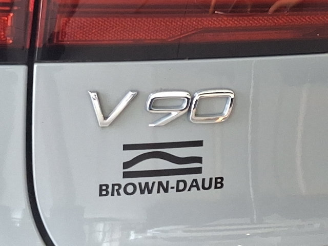 Used 2024 Volvo V90 B6 Cross Country Ultimate AWD/4WD image 27