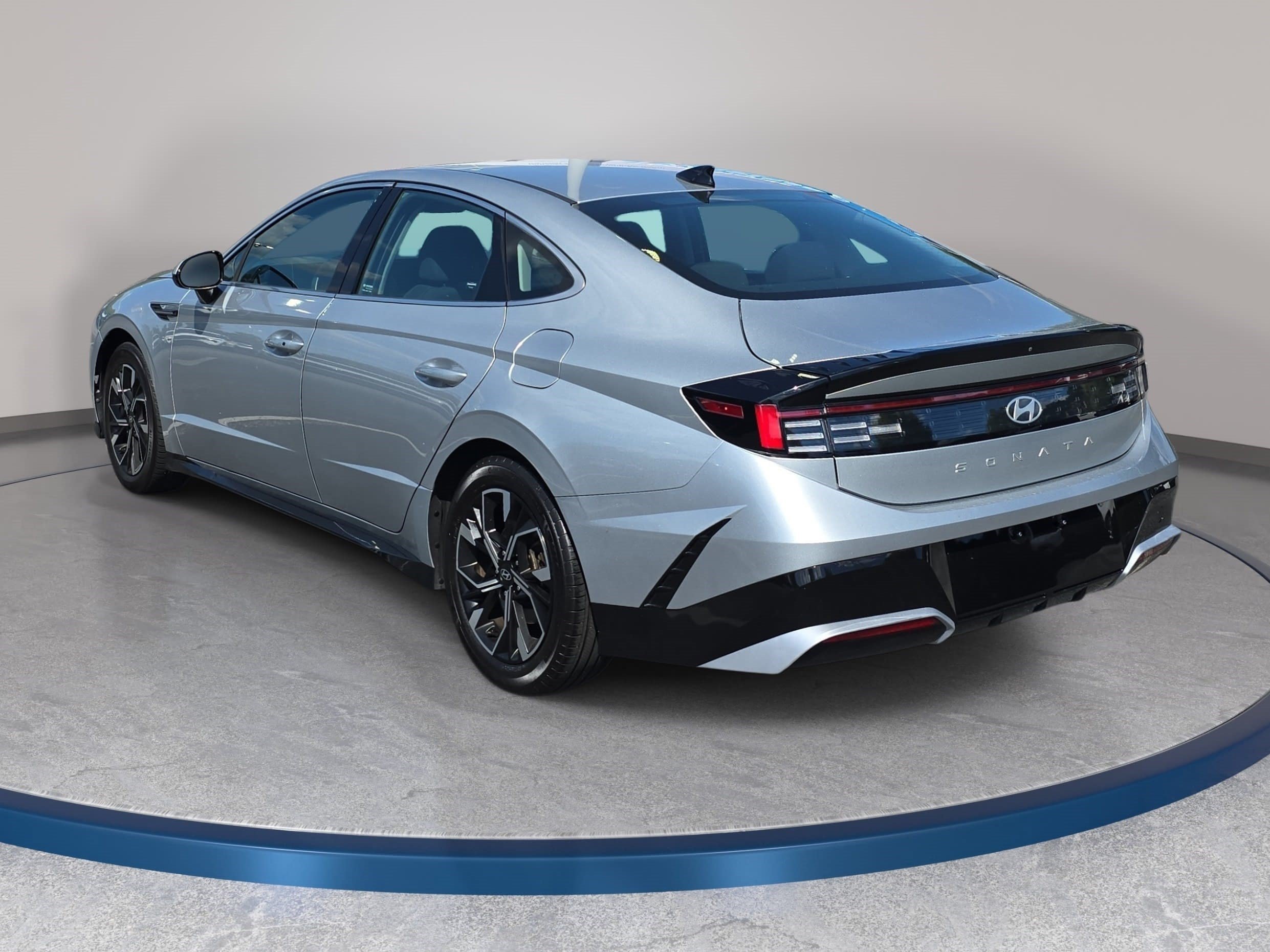 Used 2024 Hyundai Sonata SEL FWD image 7
