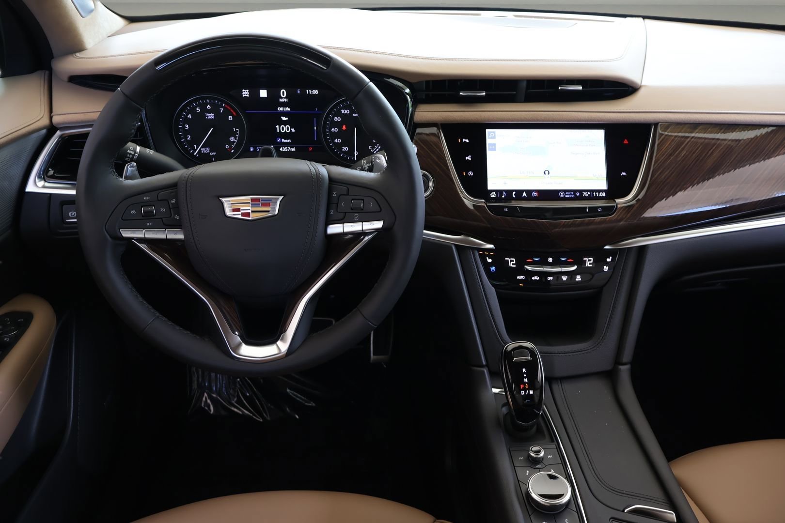 Used 2025 Cadillac XT6 Sport w/ Platinum Package AWD/4WD image 16