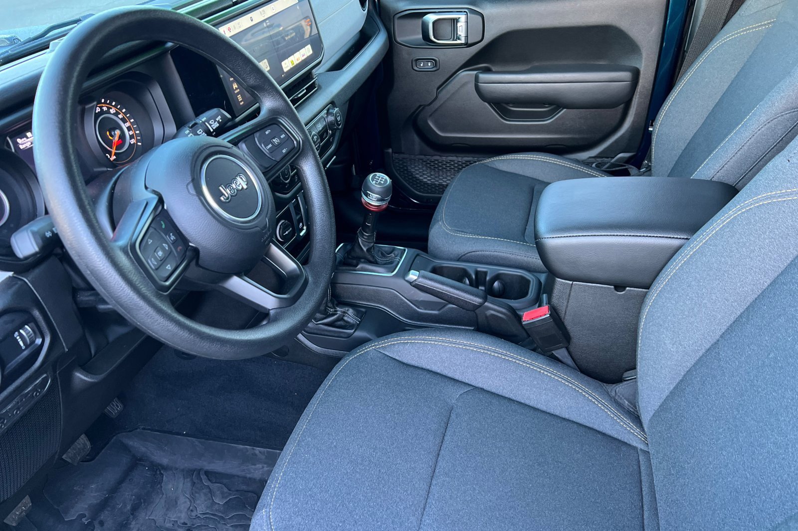 Used 2025 Jeep Wrangler Sport image 7