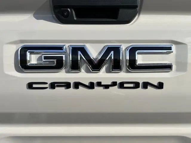 New 2026 GMC Canyon Elevation w/ LPO, Black Badging Package image 9
