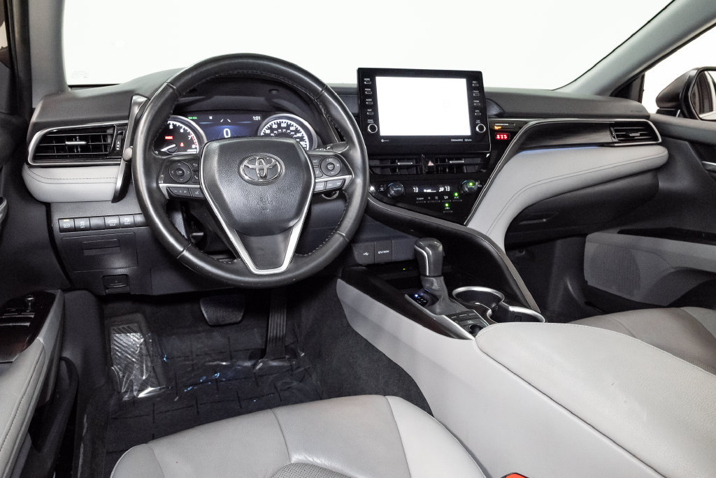 Used 2023 Toyota Camry XLE FWD image 7